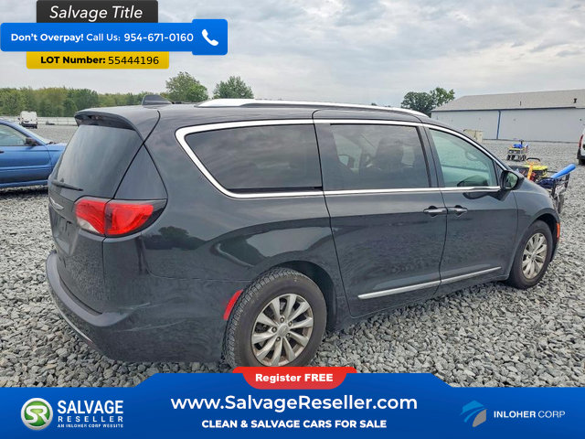 Used 2018 Chrysler Pacifica Touring-L Plus FWD image 4