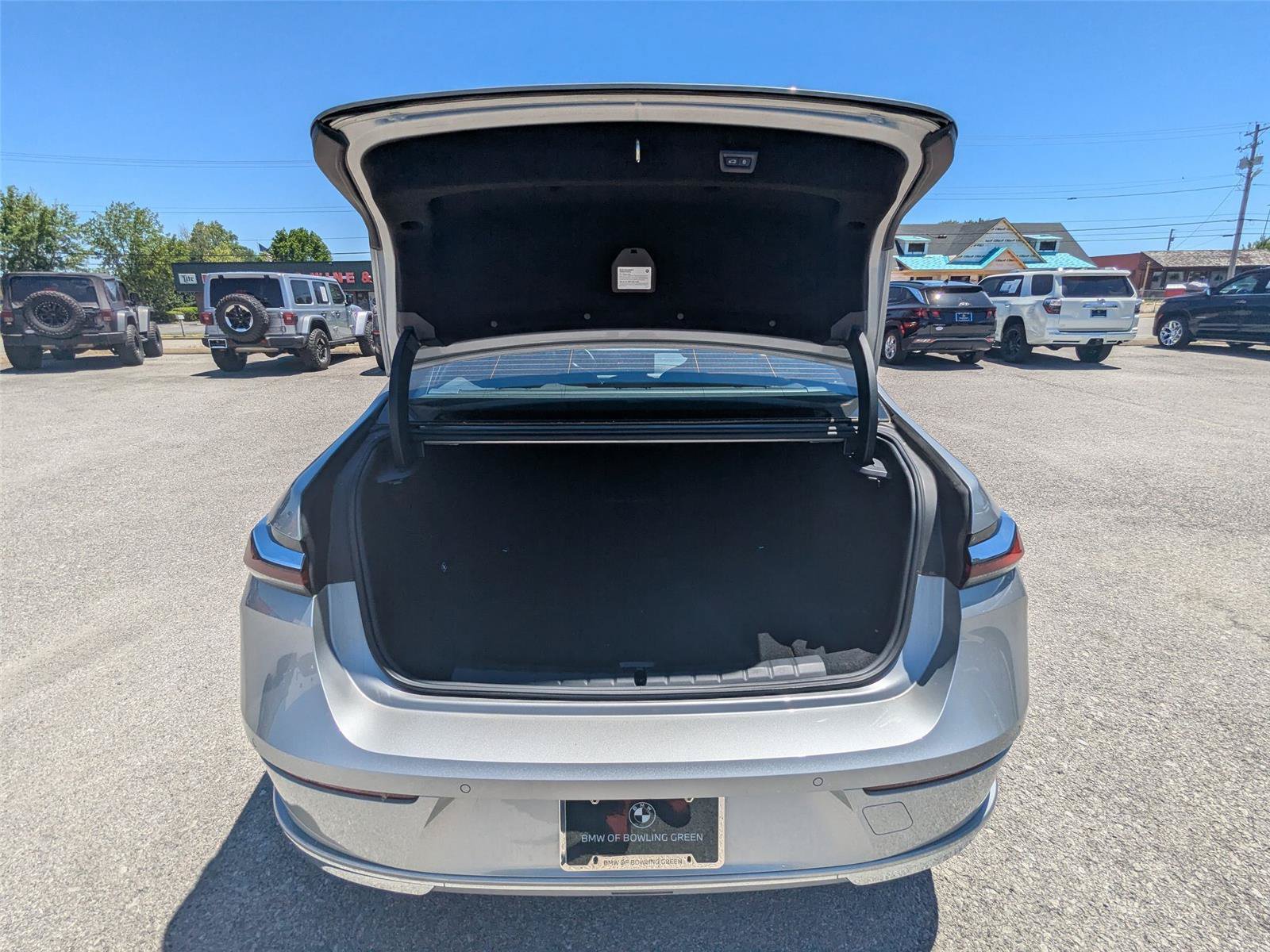 Used 2024 BMW i7 eDrive50 w/ Executive Package RWD image 30