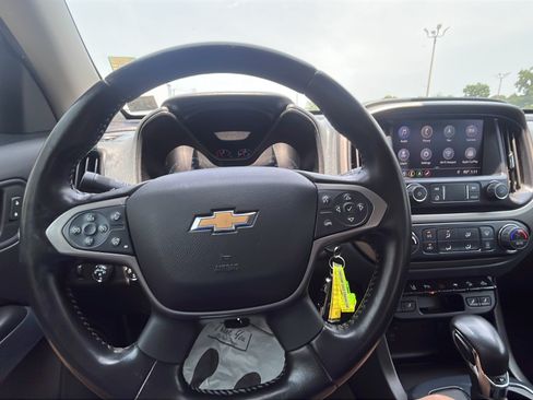 Used 2022 Chevrolet Colorado Z71 w/ Safety Package AWD/4WD image 12