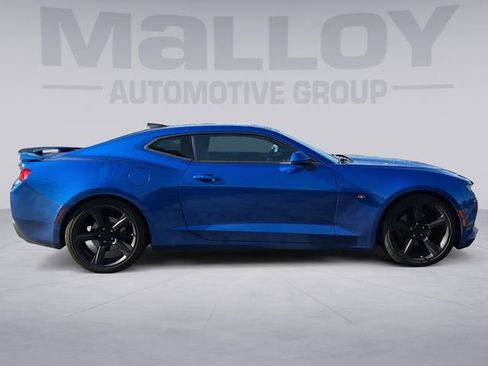 Used 2018 Chevrolet Camaro LT w/ Technology Package RWD image 6