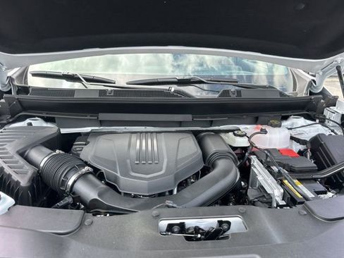 New 2026 Chevrolet Traverse LT w/ Sun and Wheel Package FWD image 36