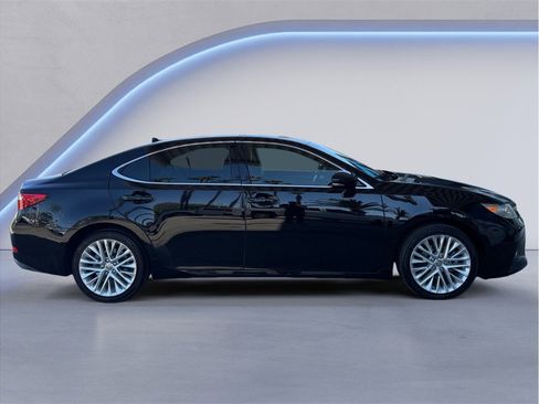 Used 2013 Lexus ES 350 w/ Luxury Pkg FWD image 7