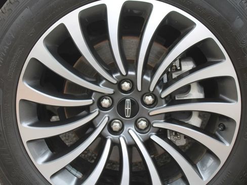 Used 2021 Lincoln Aviator Reserve w/ Equipment Group 201A AWD/4WD image 19