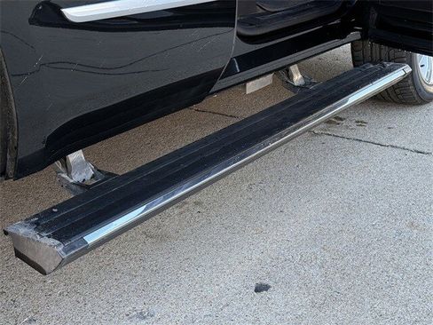 Used 2020 Cadillac Escalade Platinum image 9