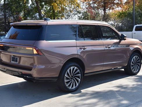 Certified 2025 Lincoln Navigator Black Label image 7