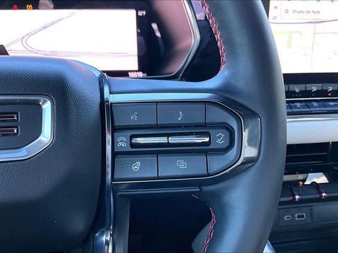 Used 2024 GMC Canyon AT4X image 25