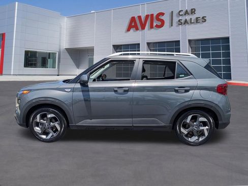 Used 2025 Hyundai Venue SEL FWD image 10