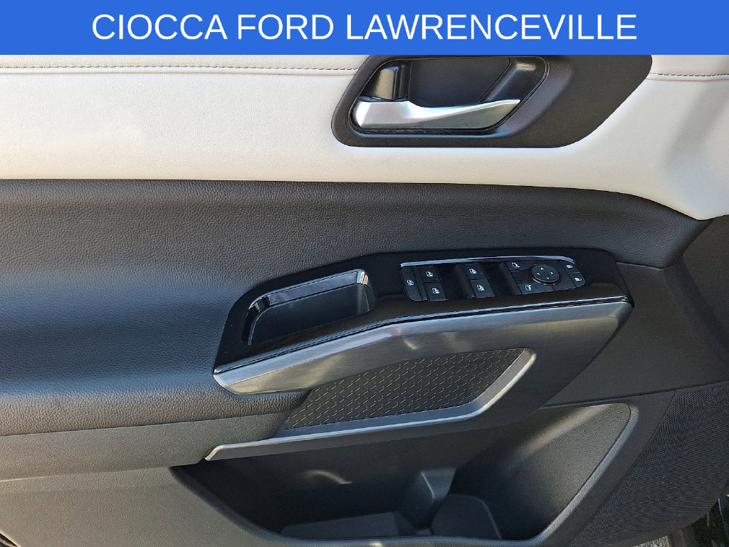 Used 2023 Nissan Pathfinder SL AWD/4WD image 17