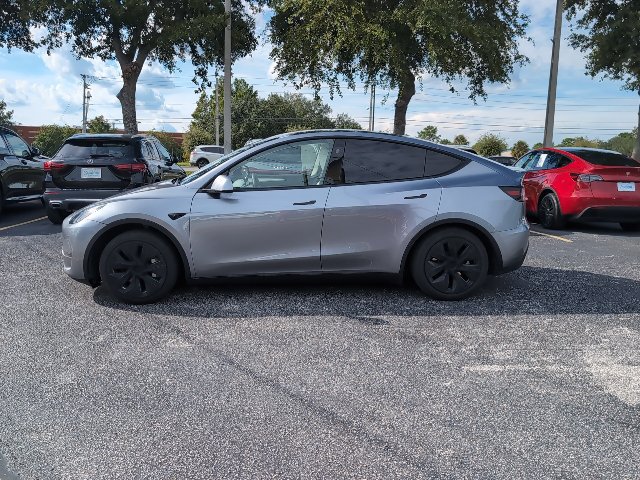 Used 2025 Tesla Model Y Long Range AWD/4WD image 3