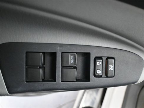 Used 2012 Toyota Tacoma PreRunner image 11