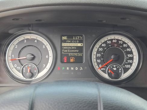 Used 2022 RAM 1500 Classic SLT RWD image 12