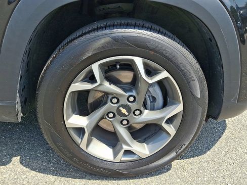 Certified 2024 Chevrolet Trax LT w/ LT Convenience Package FWD image 8