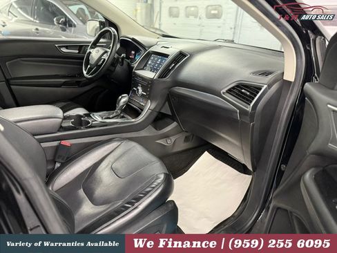 Used 2017 Ford Edge Titanium w/ Equipment Group 301A AWD/4WD image 36