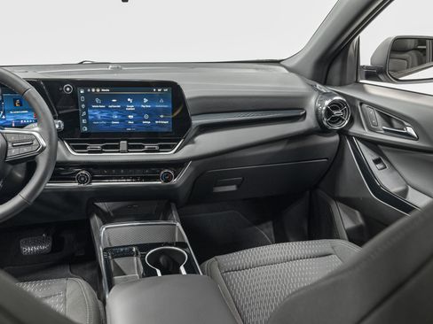 Used 2025 Chevrolet Equinox LT image 29