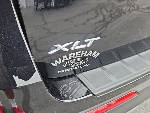 Certified 2022 Ford Explorer XLT w/ Equipment Group 202A image 5