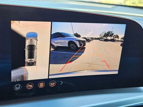 New 2026 Cadillac Lyriq Premium Luxury image 17