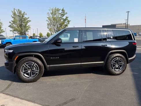 Used 2025 Rivian R1S Adventure AWD/4WD image 9