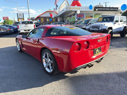 Used 2005 Chevrolet Corvette Coupe w/ Preferred Equipment Group RWD image 5