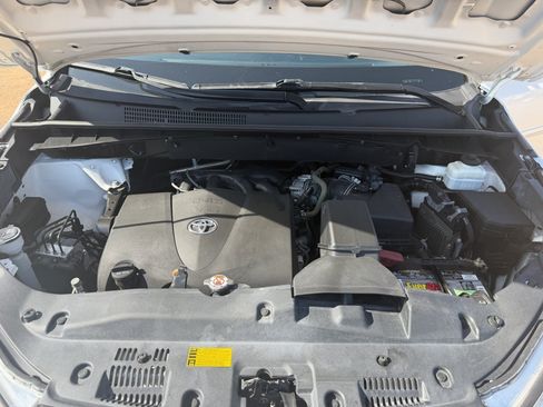 Used 2019 Toyota Highlander LE FWD image 27