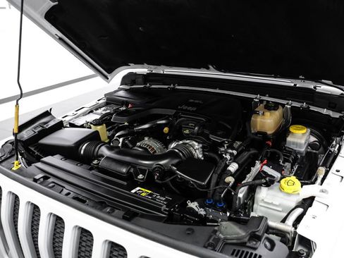 Used 2018 Jeep Wrangler Unlimited Sahara AWD/4WD image 44