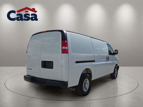 Used 2025 Chevrolet Express 2500 w/ Driver Convenience Package RWD image 5