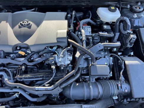 Used 2025 Toyota Camry SE w/ Convenience Package FWD image 20