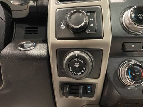 Used 2018 Ford F150 Lariat w/ Equipment Group 502A Luxury AWD/4WD image 32