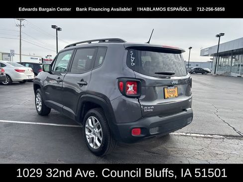 Used 2017 Jeep Renegade Latitude w/ Popular Equipment Group image 6