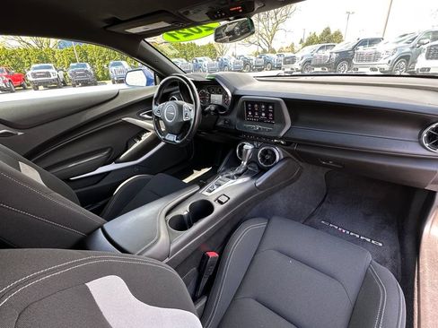 Certified 2021 Chevrolet Camaro LT RWD image 15