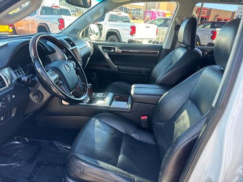 Used 2018 Lexus GX 460 image 9