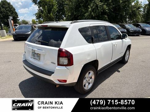 Used 2016 Jeep Compass Latitude FWD image 6