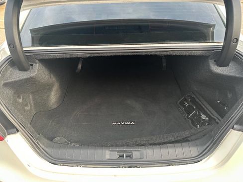 Used 2016 Nissan Maxima SR FWD image 8