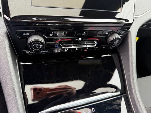 New 2026 Jeep Grand Cherokee Laredo image 20