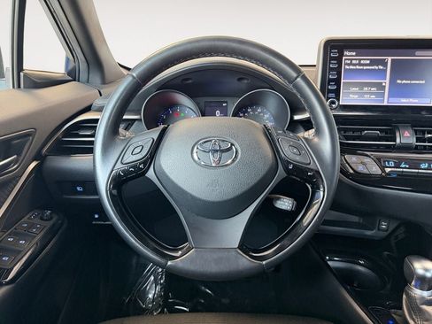 Used 2019 Toyota C-HR XLE FWD image 13