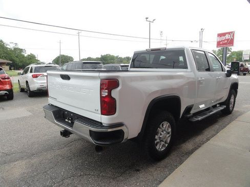 Used 2024 Chevrolet Silverado 2500 LT AWD/4WD image 4