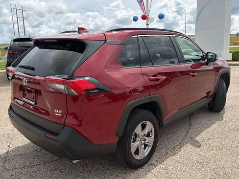 Used 2025 Toyota RAV4 XLE AWD/4WD image 3