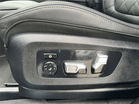Used 2025 BMW X5 M60i image 28