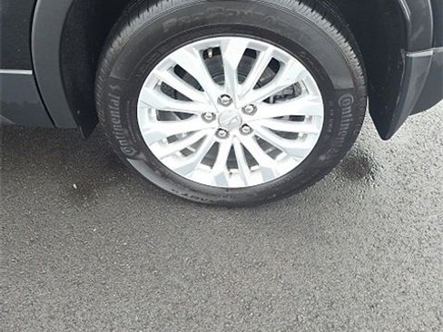 Used 2024 Cadillac XT4 Luxury w/ Cold Weather Package image 8