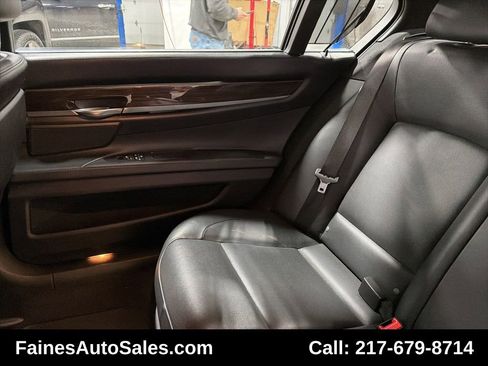 Used 2015 BMW 750Li xDrive image 45