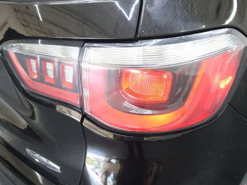 Used 2018 Jeep Compass Latitude w/ Popular Equipment Group image 31