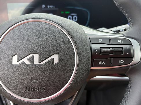 New 2025 Kia Sportage EX image 26