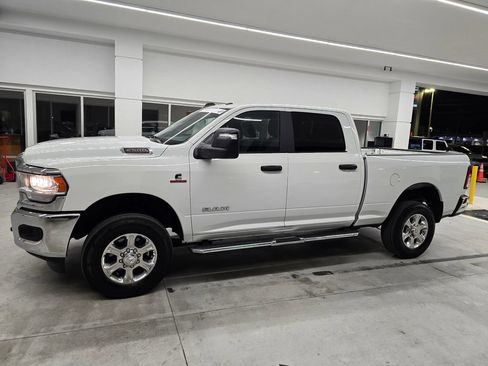 Used 2024 RAM 2500 Big Horn AWD/4WD image 3