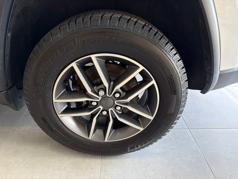 Used 2020 Jeep Grand Cherokee Limited AWD/4WD image 14