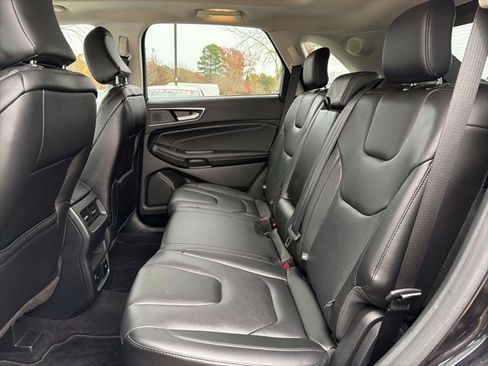 Used 2022 Ford Edge Titanium image 34