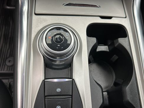 Used 2023 Ford Explorer XLT w/ Equipment Group 202A AWD/4WD image 19