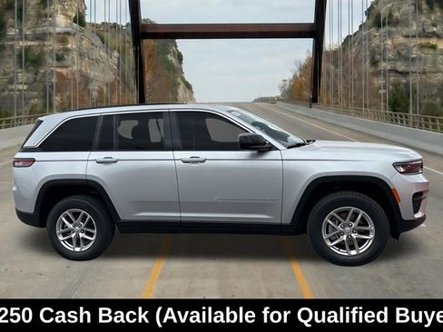 New 2025 Jeep Grand Cherokee Laredo X w/ Luxury Tech Group I RWD image 13