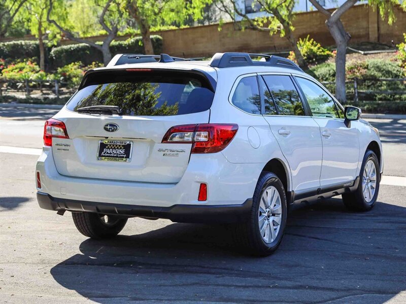 Used 2017 Subaru Outback 2.5i Premium AWD/4WD image 5