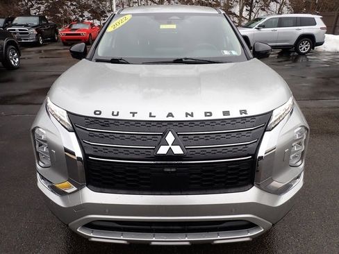 Used 2022 Mitsubishi Outlander SE image 10