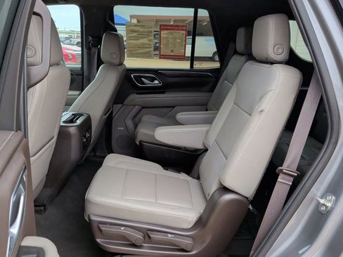 Used 2022 Chevrolet Tahoe LT w/ Luxury Package AWD/4WD image 37