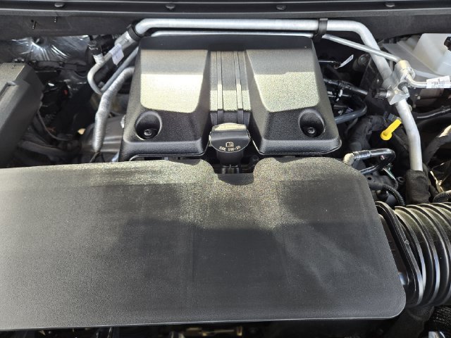 Certified 2024 Chevrolet Colorado ZR2 w/ ZR2 Convenience Package III AWD/4WD image 31